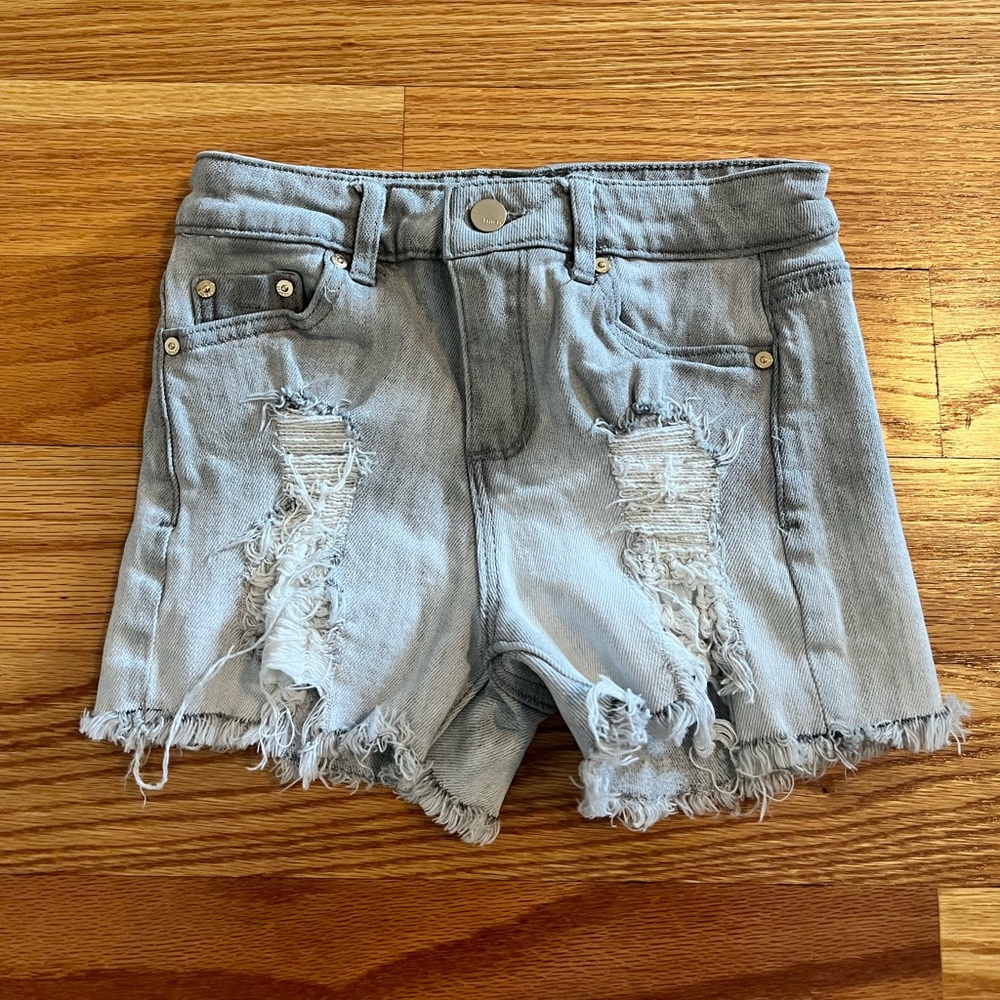 GIRLS size 8 Tractr raw hem denim shorts